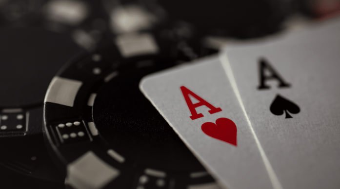 Filipino online entertainment players enjoying nustr sports and casino on mobile devices